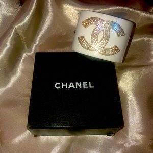Chanel White, Gold & Pearl Cuff Bangle